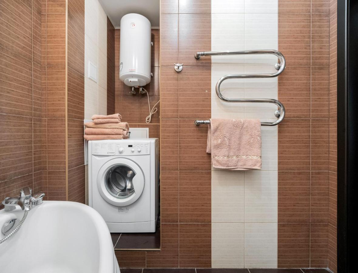 Lux Apartment Gorkiy Park Kharkiv Bagian luar foto
