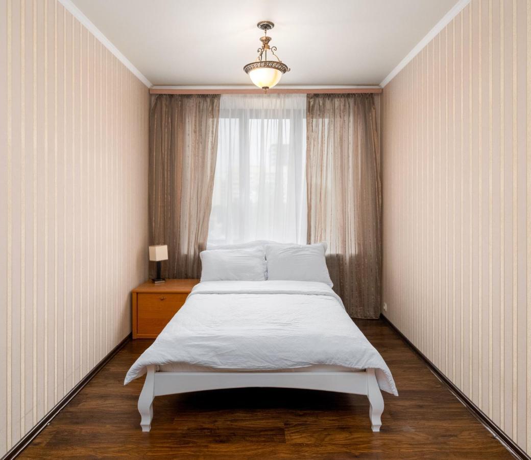 Lux Apartment Gorkiy Park Kharkiv Bagian luar foto